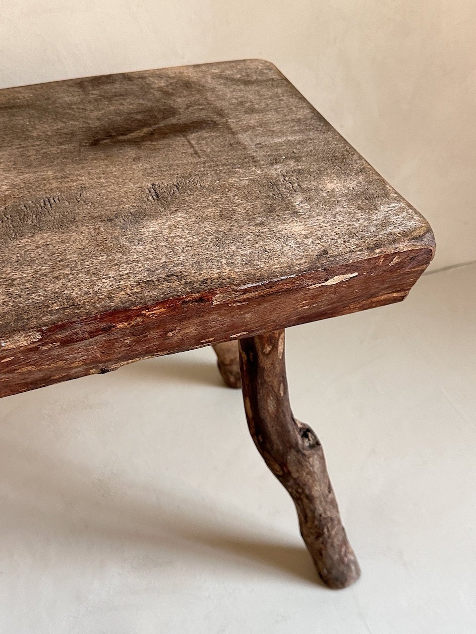 The Corner - Vintage rustic stool N° 64 - Benches & Stools