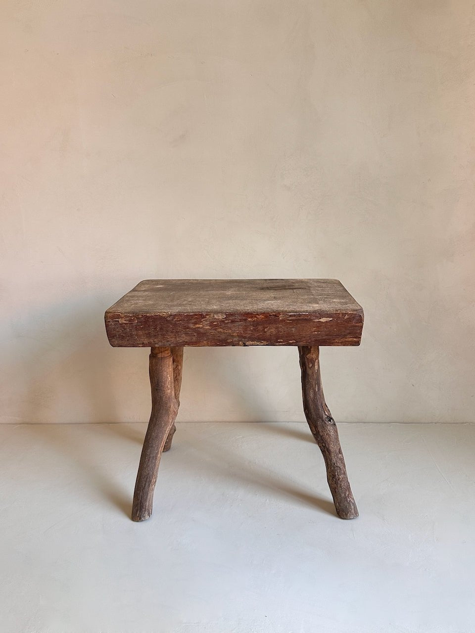The Corner - Vintage rustic stool N° 64 - Benches & Stools