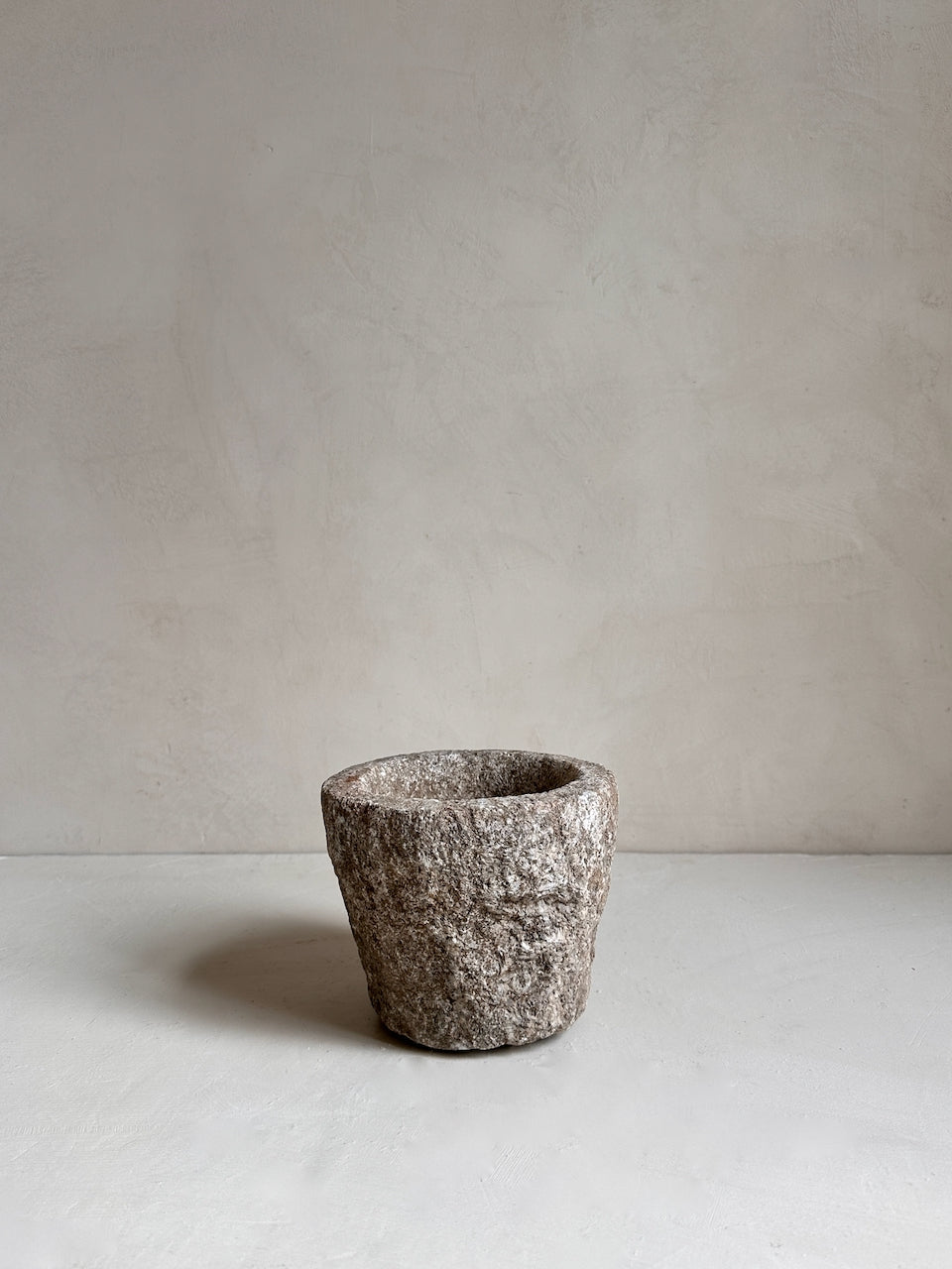 The Corner - Vintage stone mortar N° 23 - Table & Kitchenware