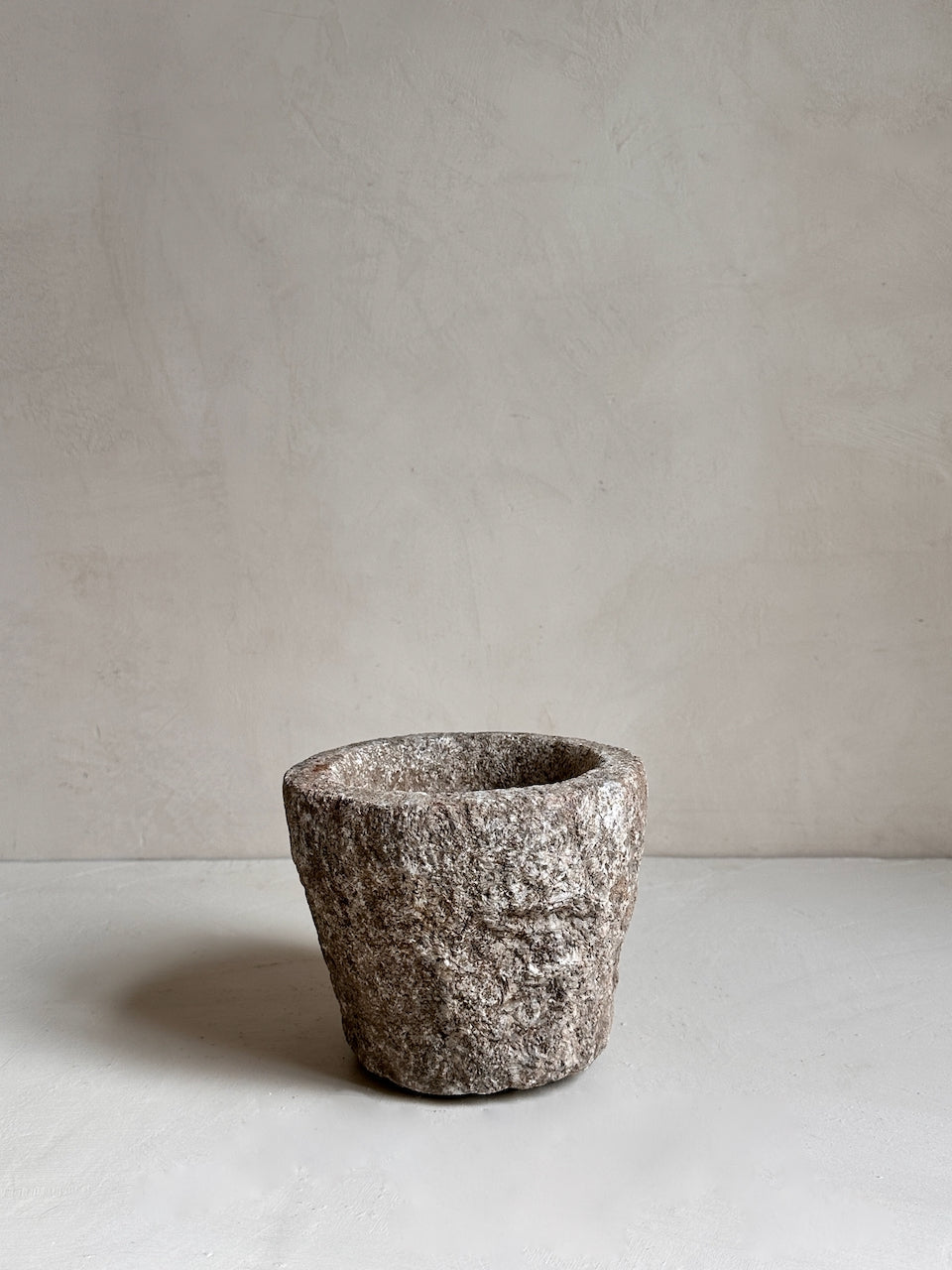 The Corner - Vintage stone mortar N° 23 - Table & Kitchenware