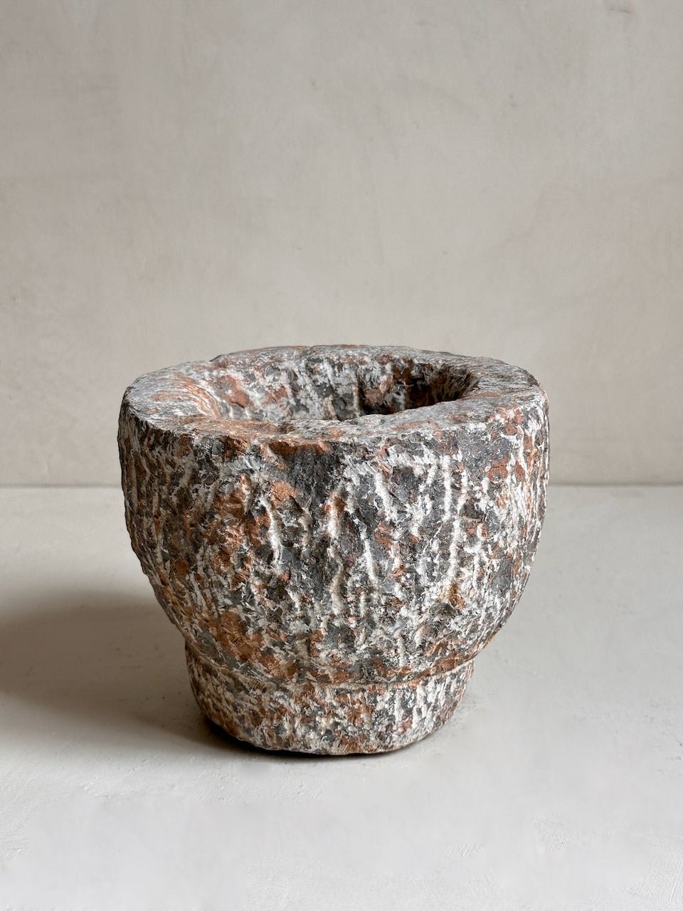 The Corner - Vintage stone mortar N° 25 - Table & Kitchenware