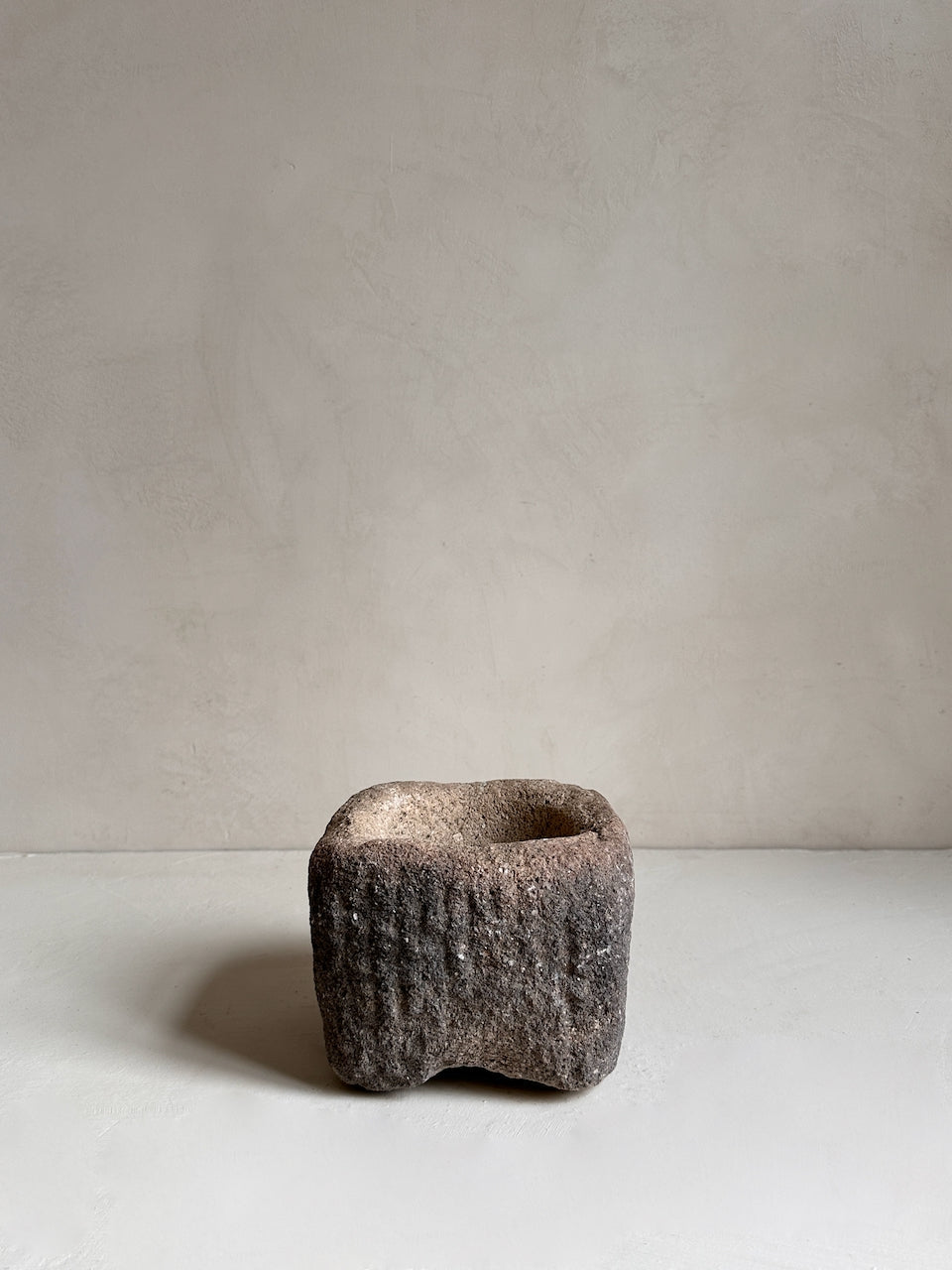 The Corner - Vintage stone mortar N° 26 - Table & Kitchenware