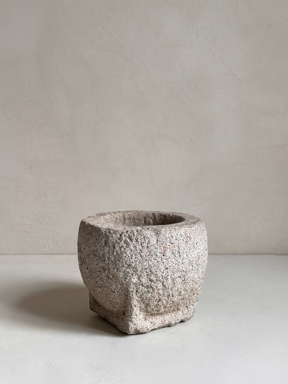 The Corner - Vintage stone mortar N° 28 - Table & Kitchenware