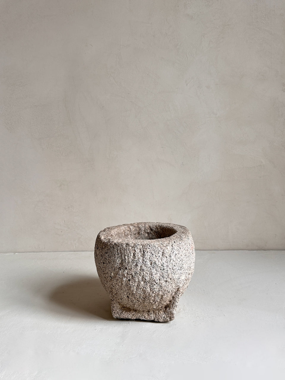 The Corner - Vintage stone mortar N° 28 - Table & Kitchenware