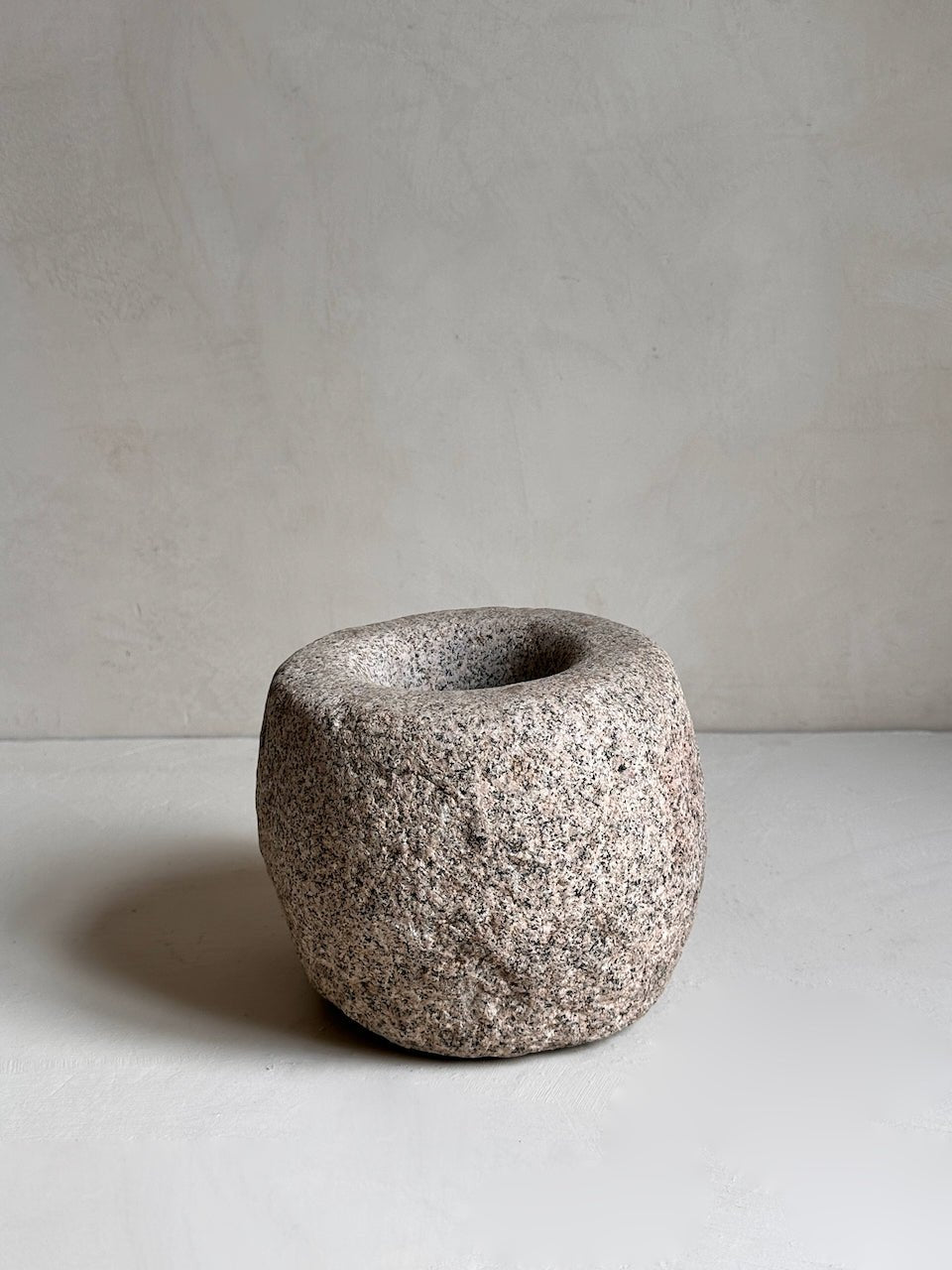 The Corner - Vintage stone mortar N° 29 - Table & Kitchenware