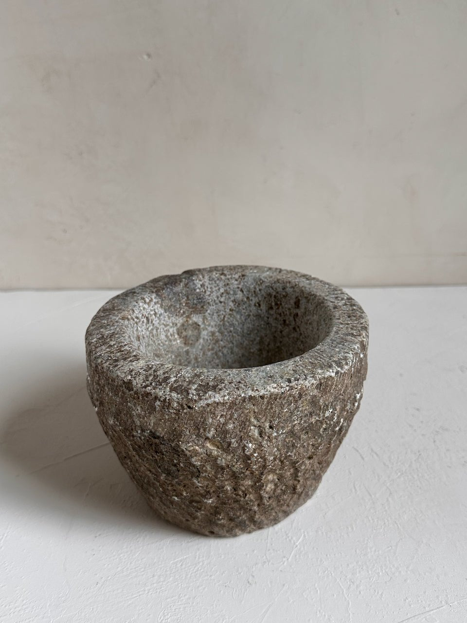 The Corner - Vintage stone mortar N° 10 - Table & Kitchenware