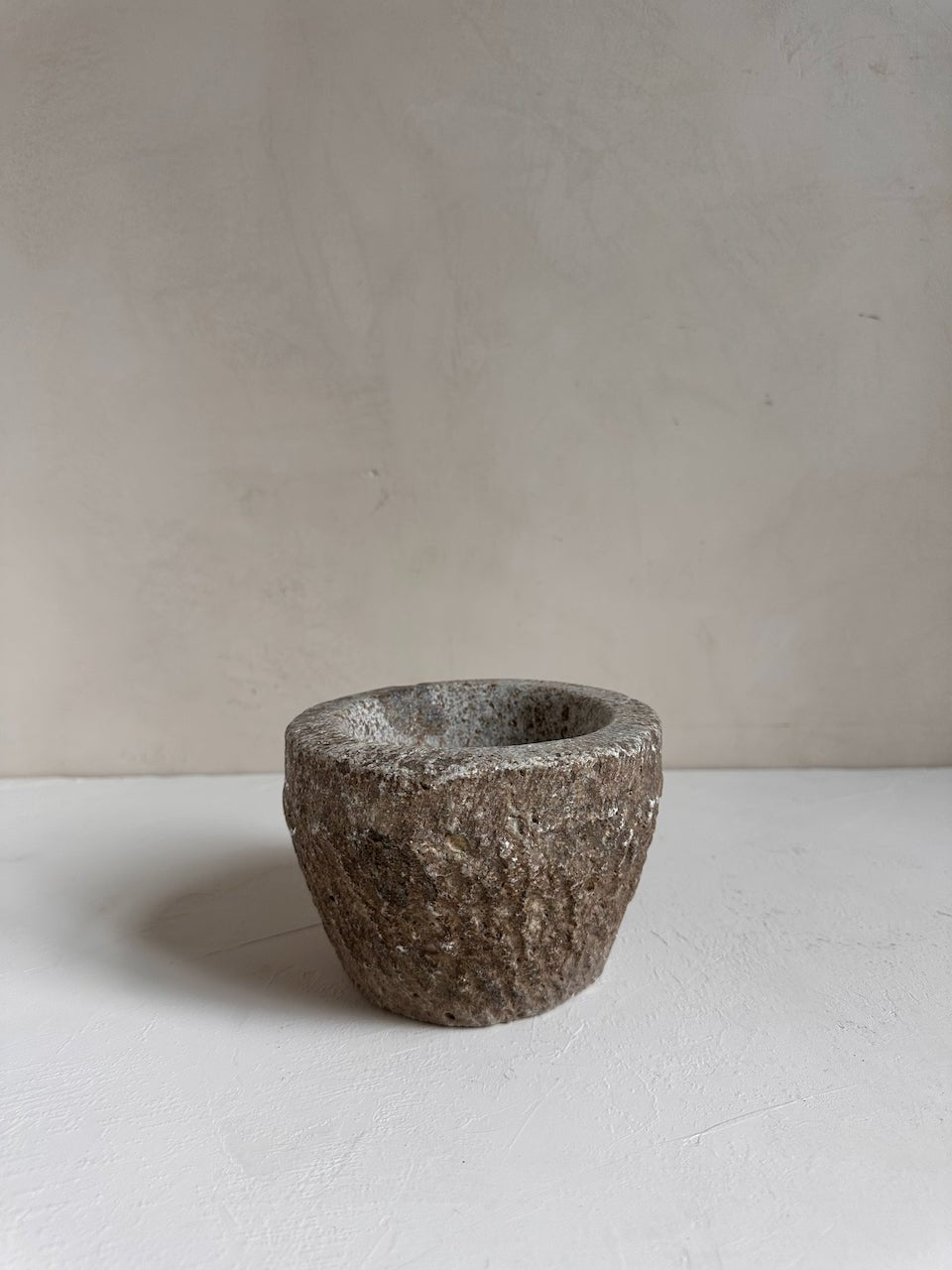The Corner - Vintage stone mortar N° 10 - Table & Kitchenware
