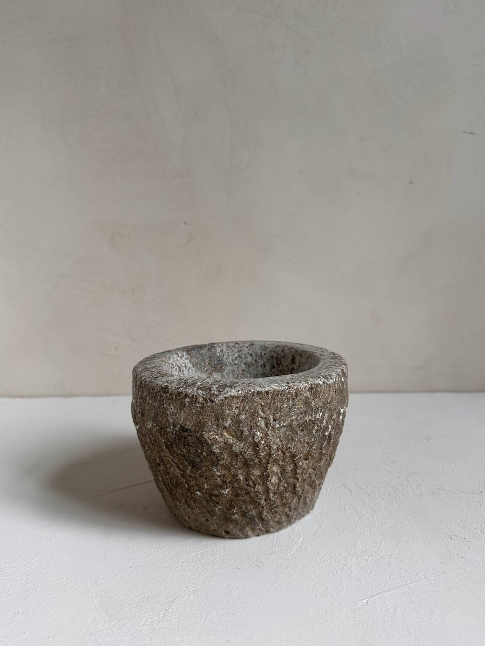 The Corner - Vintage stone mortar N° 10 - Table & Kitchenware