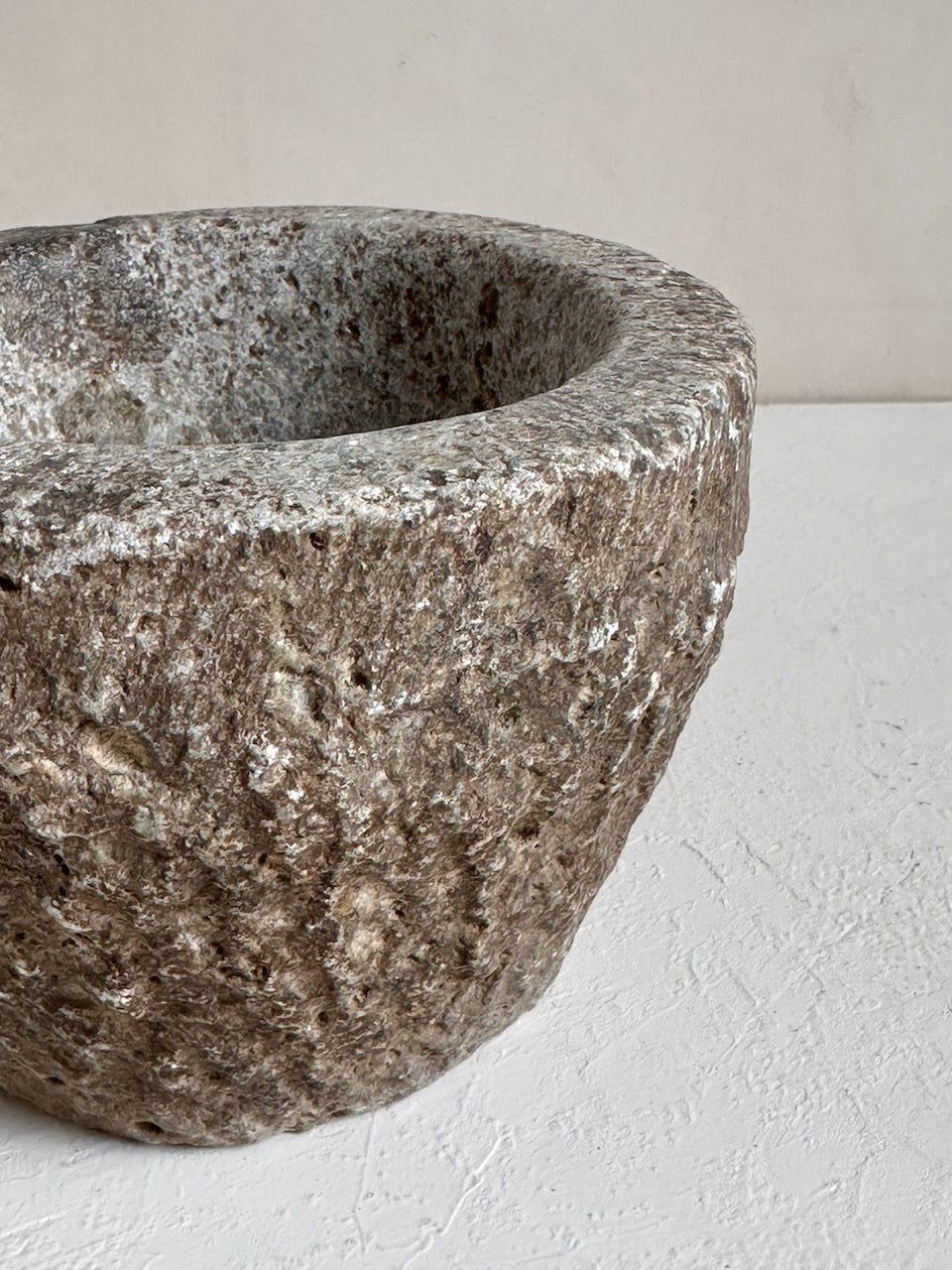 The Corner - Vintage stone mortar N° 10 - Table & Kitchenware