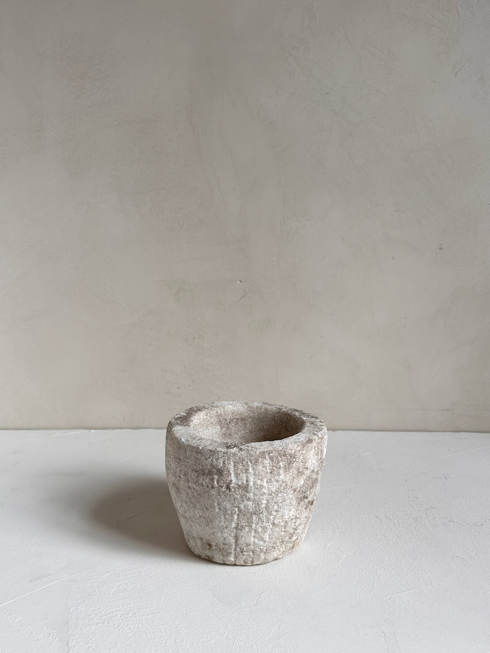 The Corner - Vintage stone mortar N° 11 - Table & Kitchenware