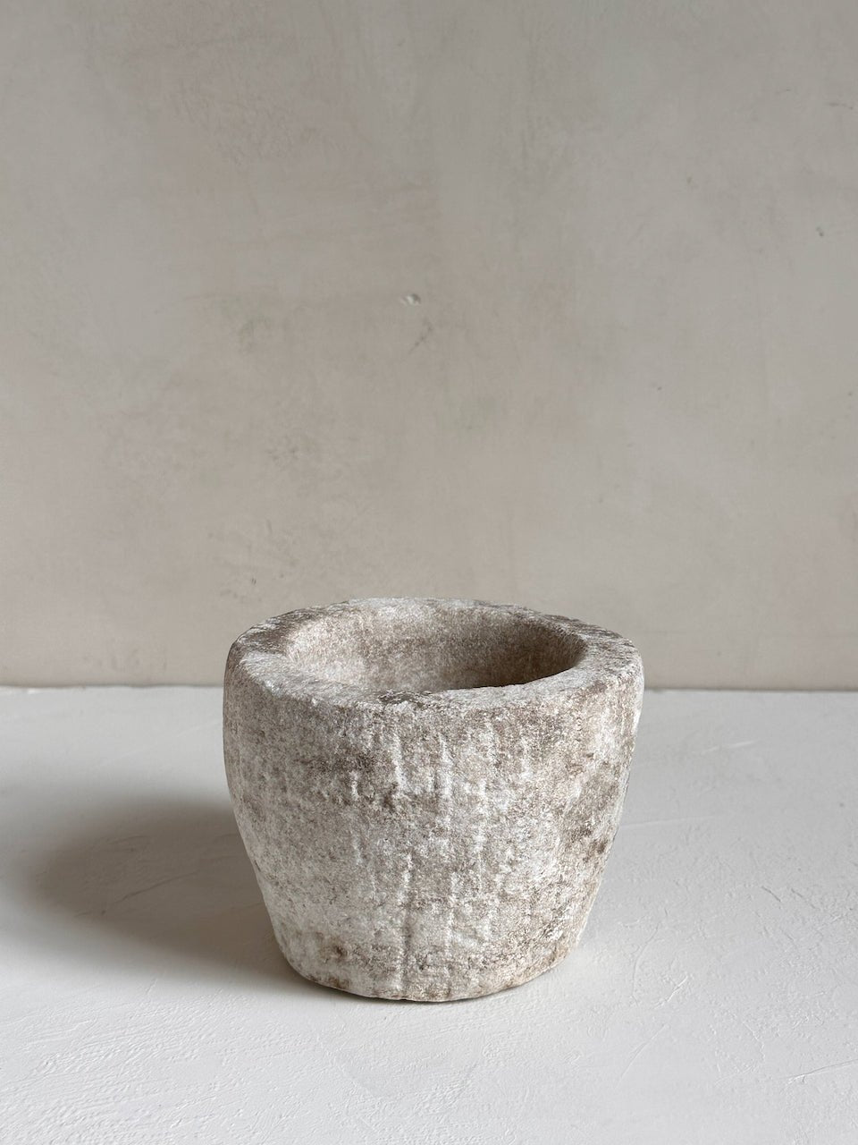 The Corner - Vintage stone mortar N° 11 - Table & Kitchenware