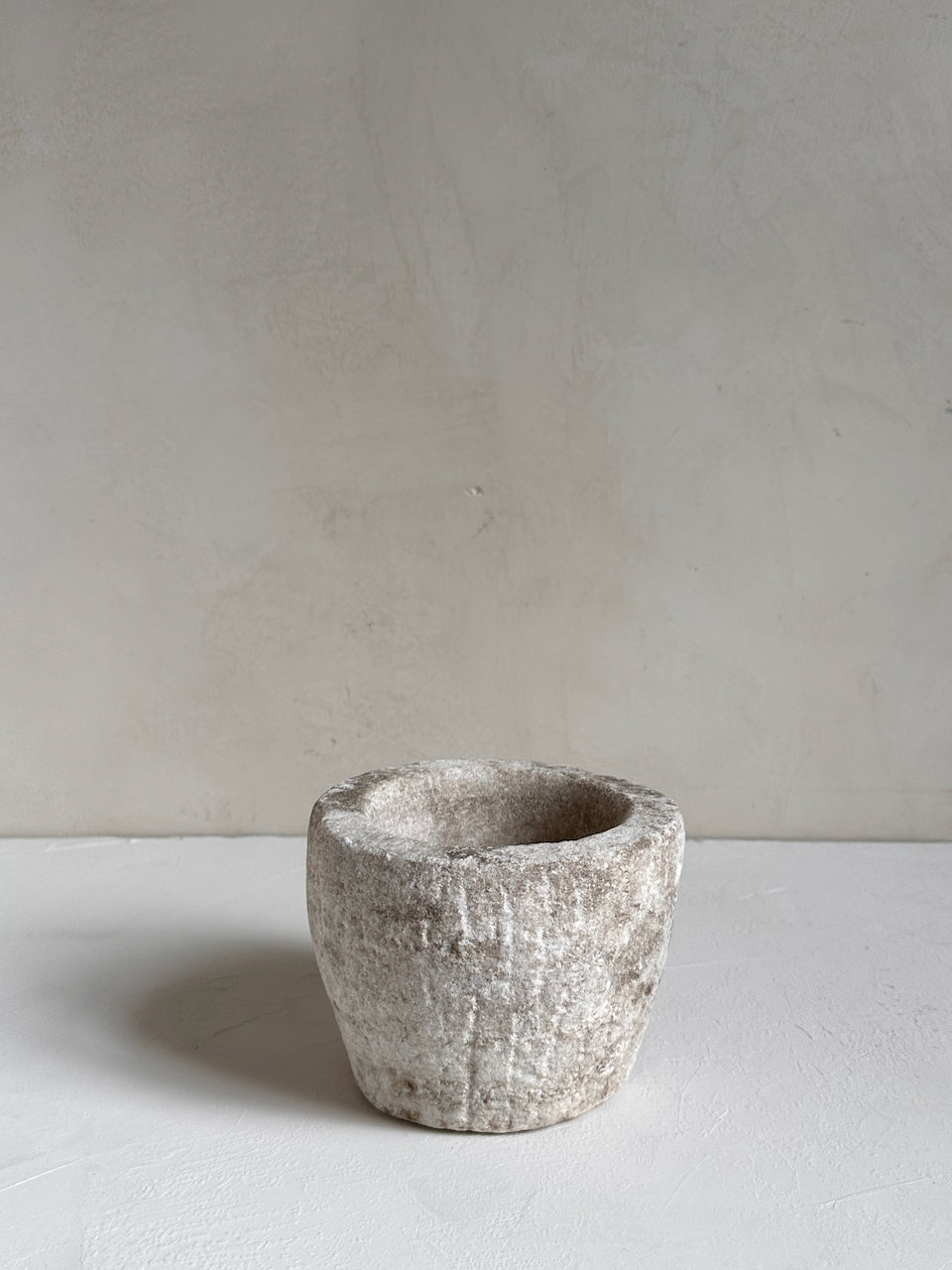 The Corner - Vintage stone mortar N° 11 - Table & Kitchenware