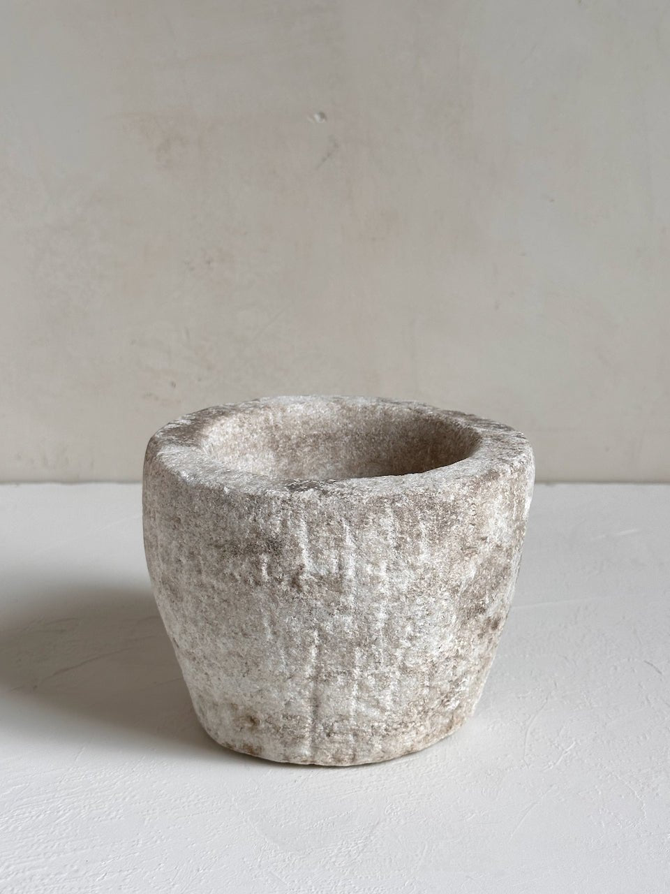 The Corner - Vintage stone mortar N° 11 - Table & Kitchenware