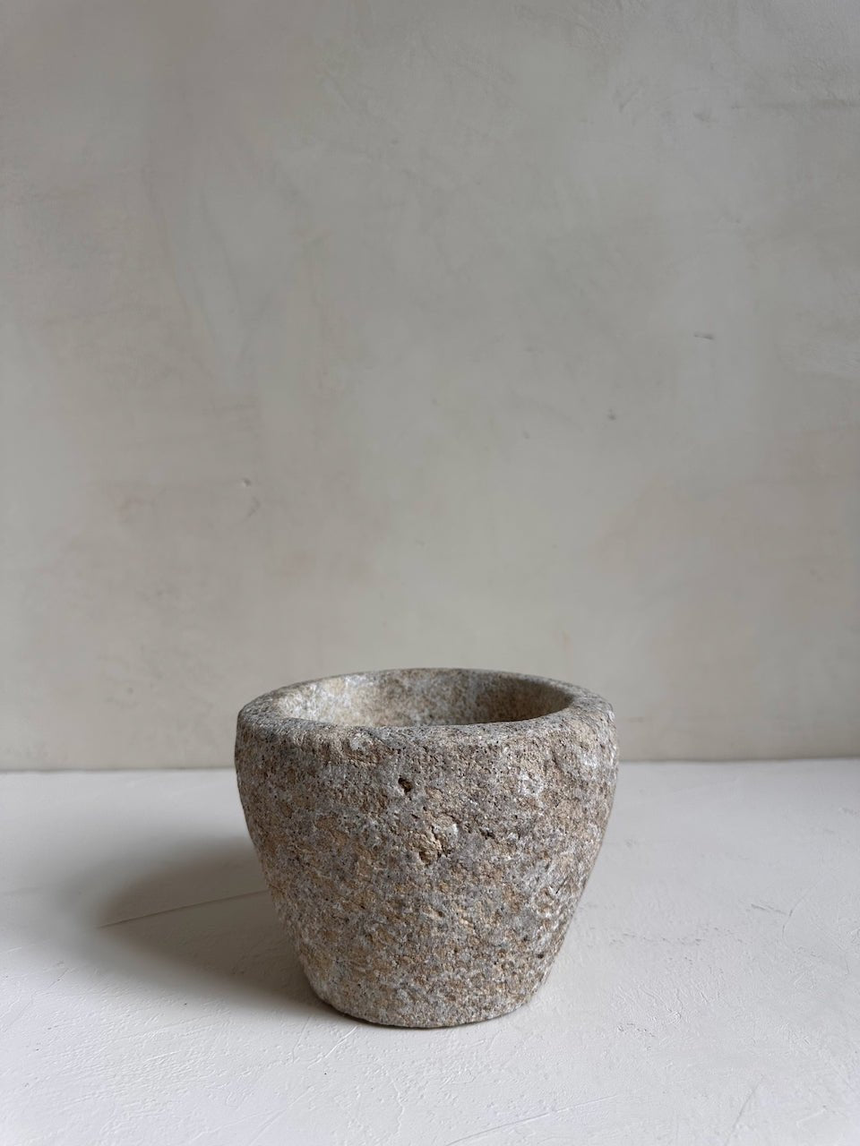 The Corner - Vintage stone mortar N° 13 - Table & Kitchenware