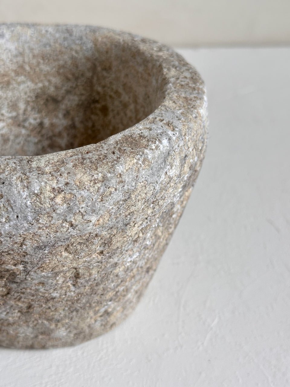 The Corner - Vintage stone mortar N° 13 - Table & Kitchenware