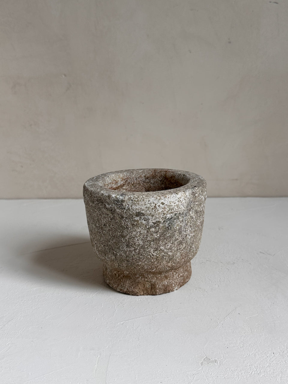The Corner - Vintage stone mortar N° 8 - Table & Kitchenware