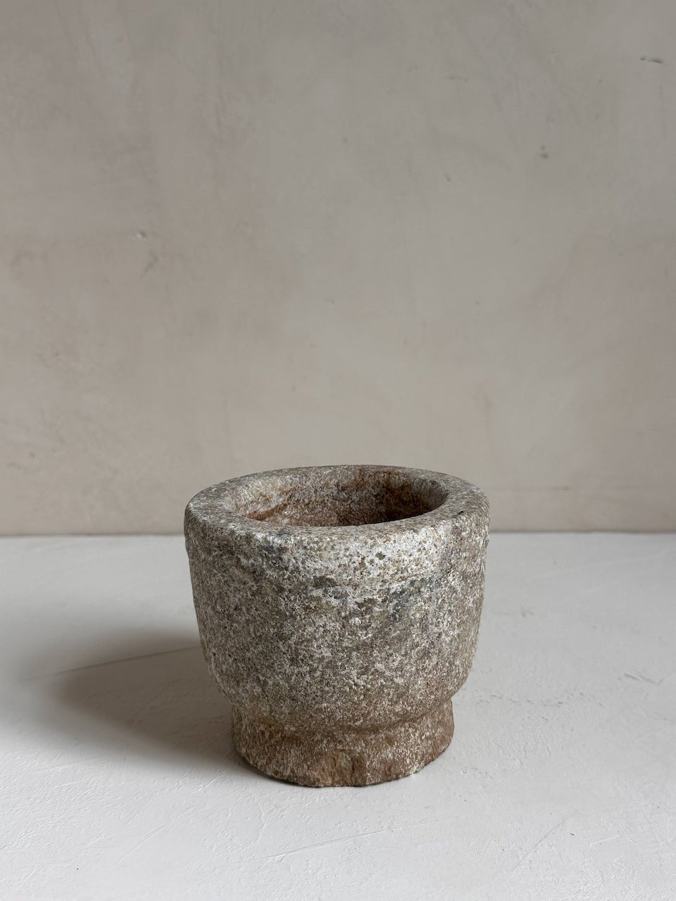 The Corner - Vintage stone mortar N° 8 - Table & Kitchenware