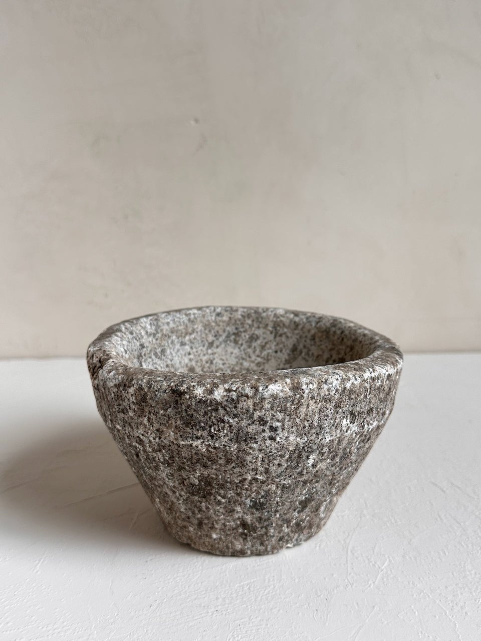 The Corner - Vintage stone mortar N° 9 - Table & Kitchenware