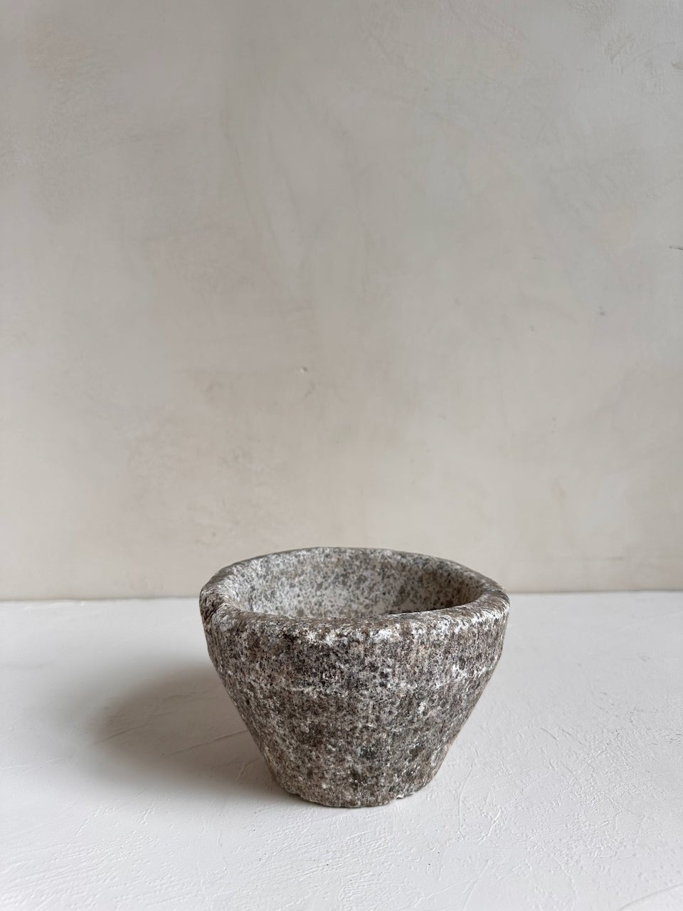 The Corner - Vintage stone mortar N° 9 - Table & Kitchenware