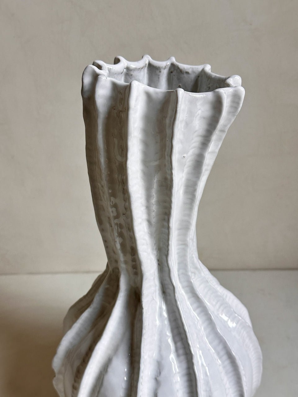 The Corner - White ceramic vase N° 106 - Ceramics