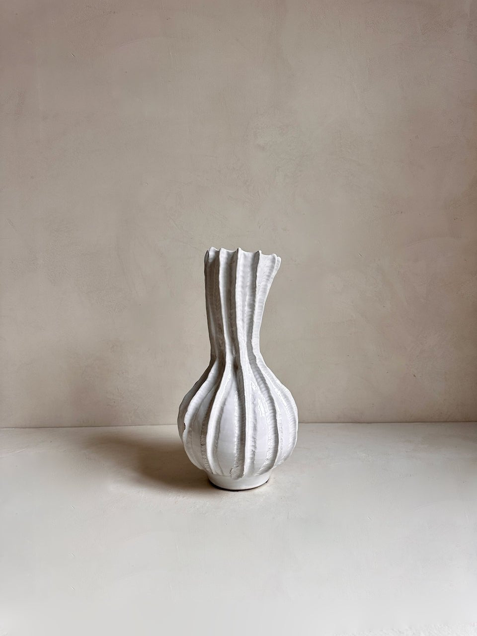 The Corner - White ceramic vase N° 106 - Ceramics