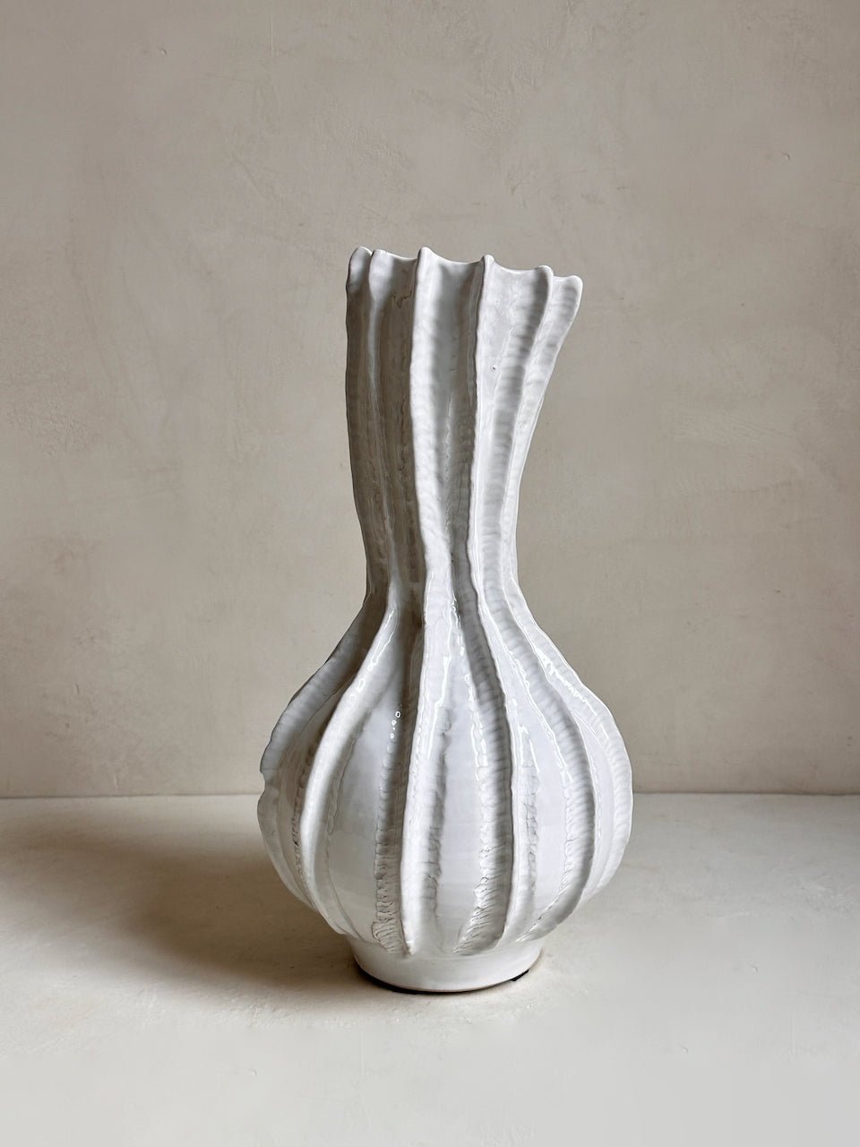 The Corner - White ceramic vase N° 106 - Ceramics