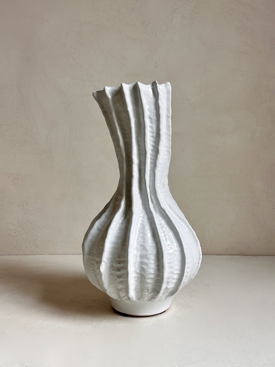 The Corner - White ceramic vase N° 107 - Ceramics