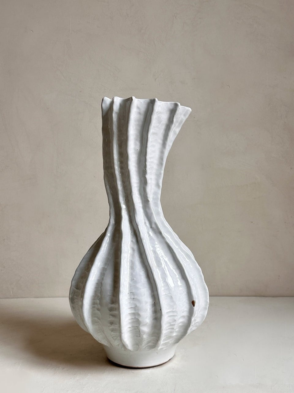 The Corner - White ceramic vase N° 107 - Ceramics