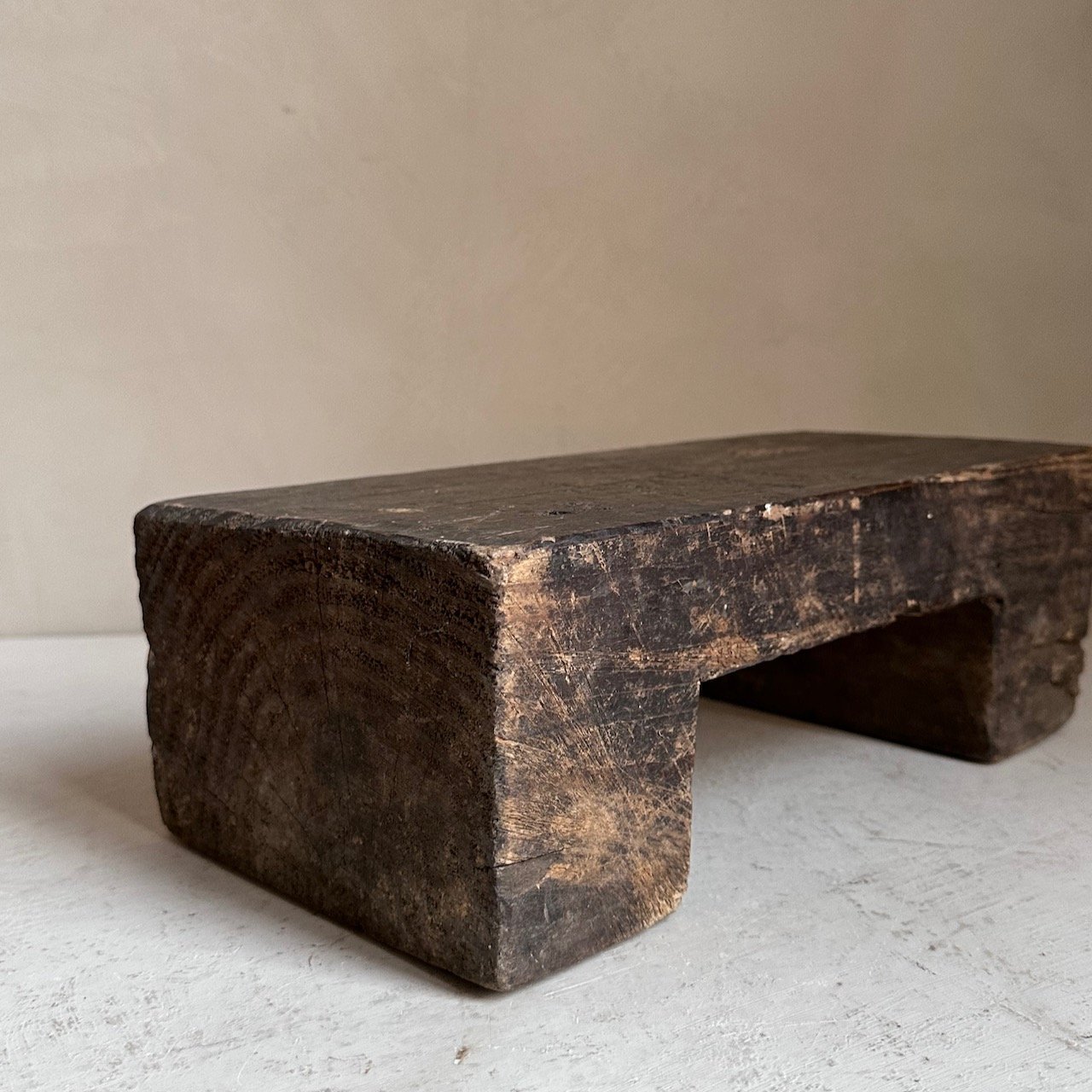 The Corner - Wooden block stool N°6 - Benches & Stools