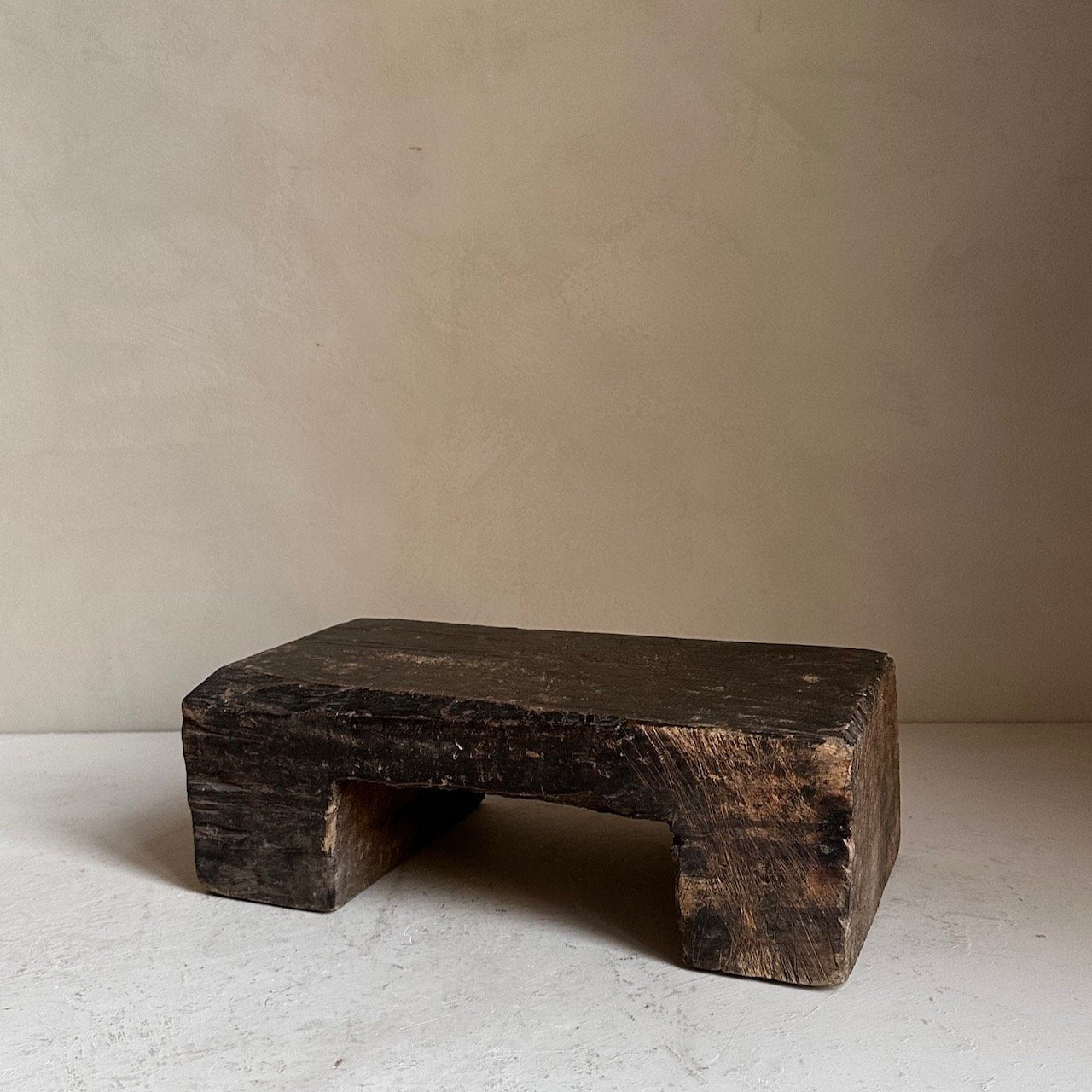 The Corner - Wooden block stool N°6 - Benches & Stools