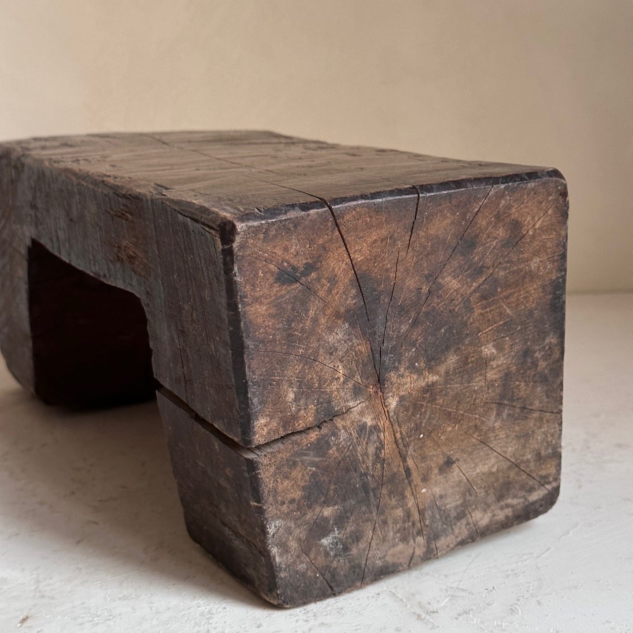 The Corner - Wooden block stool N°8 - Benches & Stools