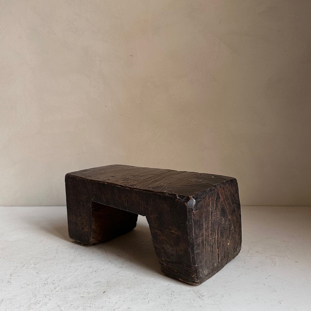 The Corner - Wooden block stool N°8 - Benches & Stools