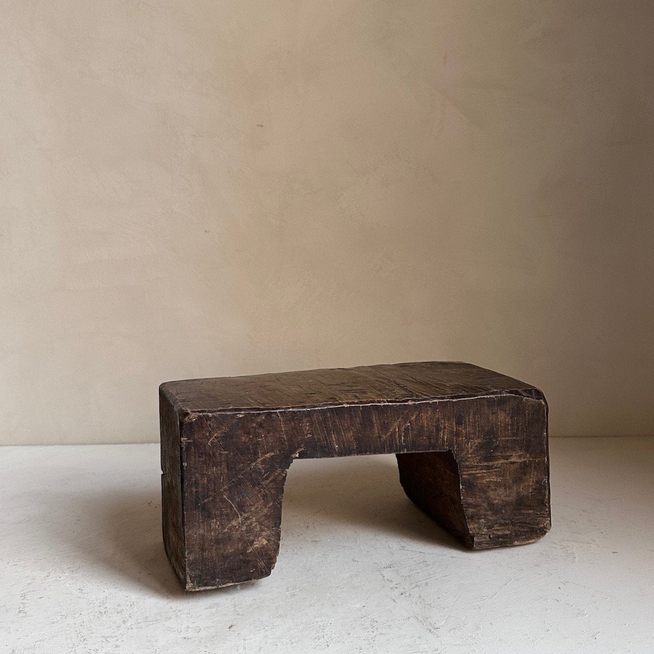 The Corner - Wooden block stool N°8 - Benches & Stools